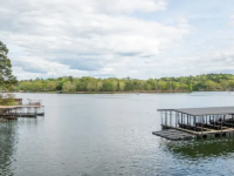 Ultimate Spacious Luxury Retreat! Boat Slip, 2 Jet Ski Slips, Kayaks, Hot Tub! Hotels in Piney