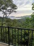Bungalow, floor 2, Ocean View, sleeps 4, king-size bed,10 min from Curu Nat Park