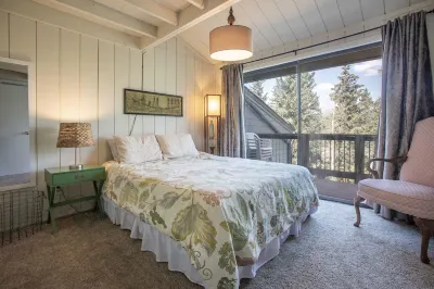 CLEAN&COZY • Stocked Kitchen • 20% off month stays! Hotels in Baldy Mountain