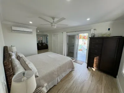 Renovated Beach Villa 671. Steps away from the beach. Sleeps 6. WiFi. Laundry Các khách sạn ở 