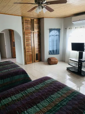 Affordable Authentic, Jamaican Getaway, Scenic Beaches and Popular Attractions. Hotel a 