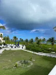 1 bdrm second floor , views pool hot tub private beach spacious newly renovated