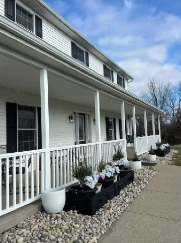 Spacious 5-bedroom country home in serene Williamstown near the Ark and lake