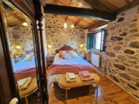 A Casa dos Avós - House with swimming pool, barbecue in the middle of nature in A Coruña. Hotels in Comarca de Betanzos