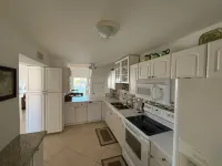 Luxury 3-Bedroom Condo in Bimini with Stunning Views & Modern Amenities