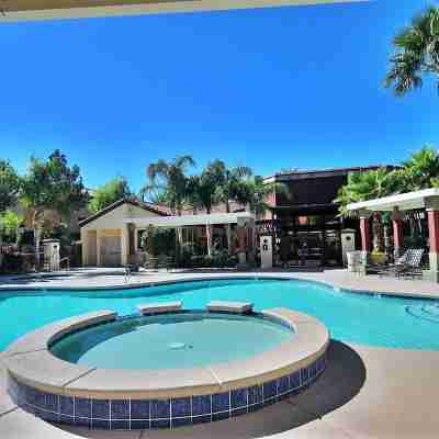 PRIVATE CONDO IN BEAUTIFUL GATED COMMUNITY IN SEVEN HILLS Fitness & Recreational Facilities
