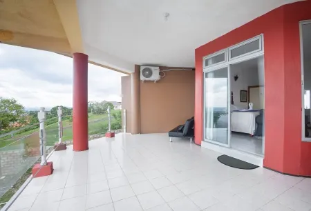 876 Oasis ocean view villa with pool and unheated spa