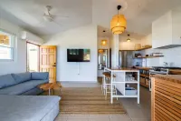 Famous Tres Palmas Casita on 413 Gorgeous Ocean Views, walk to Steps Beach