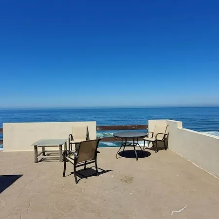 1 bedroom apartment by the beach