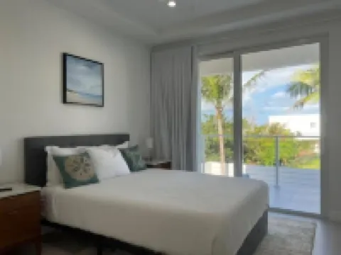 Discounted Summer rates! Grace Bay New Luxurious home 3+ Bedrooms & Pool