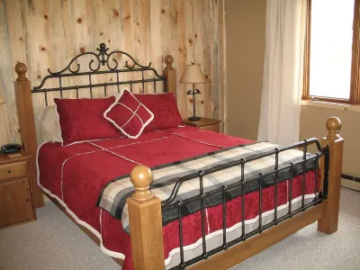 Ennis, MT  Vacation Home near Yellowstone and Fly Fishing on the Madison River Hotels near Norris Hot Springs