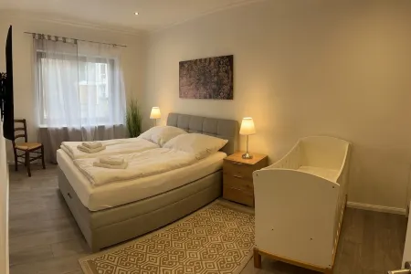 Exclusive vacation apartment 200 sqm - Only 10 minutes to Heidelberg city center Отели рядом с достопримечательностью «FKK Strand Kollersee»