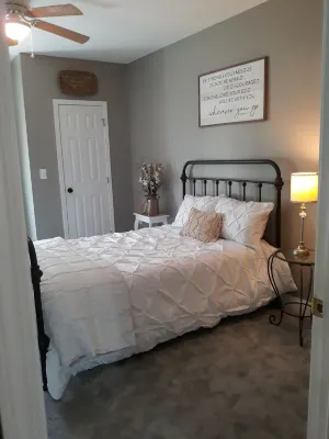 Lovely 2 BEDROOM Historic loft close to Gatlinburg, Seiverville & Pigeon Forge