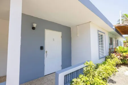 Waves & Chill 5 | Jobos Guest House