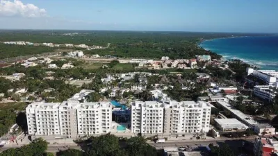Island Oasis minutes from the beach. Boca Del Mar next to “Hamaca Gardens” hotel