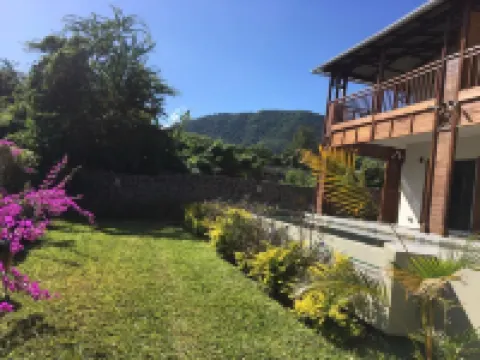 Petit Morne Cottage pool, sea view and surfing CR2