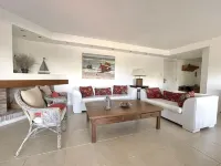 Punta del Este Spacious apartment in front of the beach with housekeeping
