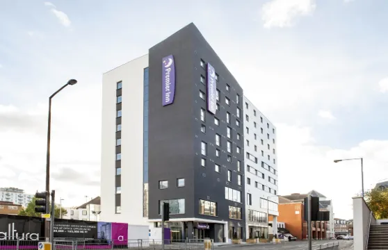 沃金城市中心普瑞米爾酒店