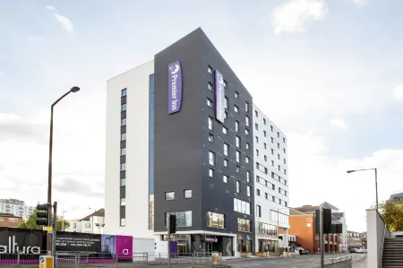Premier Inn Woking Town Centre Отели в г. Запад Энд