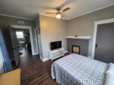 Charming 4-bedroom 3bath house in terrific Florence with WiFi, AC