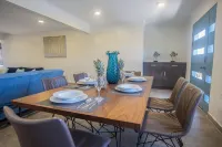Villa Blue Heaven- 4BR-4BA-4BE, 2 min drive to BEACH!