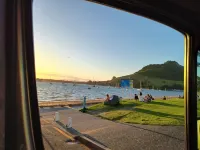 Best position in Mt Maunganui, quiet yet central. 300 m from beach & Pilot Bay