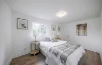 Luxury Private Lakehouse Hotels near Balsam Lake Provincial Park