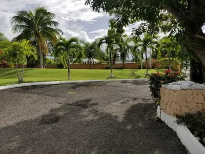 clean, comfy & quiet with views Hotel a 