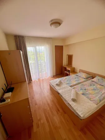 Cozy 1-bedroom apartment near Sunny Beach with pool, AC, WiFi Отели рядом с достопримечательностью «Baradise sunny beach resort»