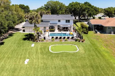 Lake-Walk2LEGOLAND-Heated SaltWtr Pool-Putting Green-Beach-Fire Pit-Dock-Sunsets Hotels near LEGO Ninjago World