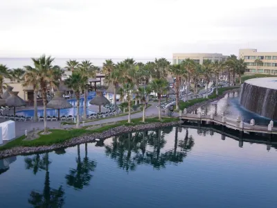 Mayan Palace Home, Private pool - Full Resort Privilege's with Lazy River! Hotels in 