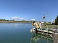 North Fork Beach House - short walk to Peconic Bay and beach Hotels in Cutchogue