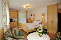 Gasthof Zur Gams Hotels in Donnersbachwald