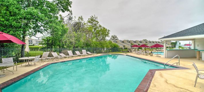 Private Boat Dock & Slip: Luxe Lake Conroe Gem! Hotels in Conroe