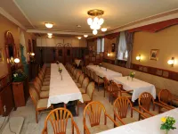 Hotel Bergwirt Schonbrunn Отели рядом с достопримечательностью «13. Хитцинг»