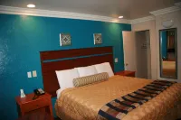 斯威克中心小屋/梅里特湖捷運飯店