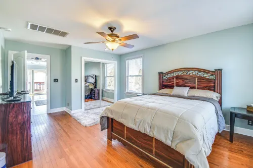 Waterfront Home w/ Deck & Yard in Hampton! - جاكوزي