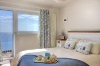 9 Bay View Court - Apartments