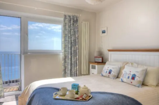 9 Bay View Court