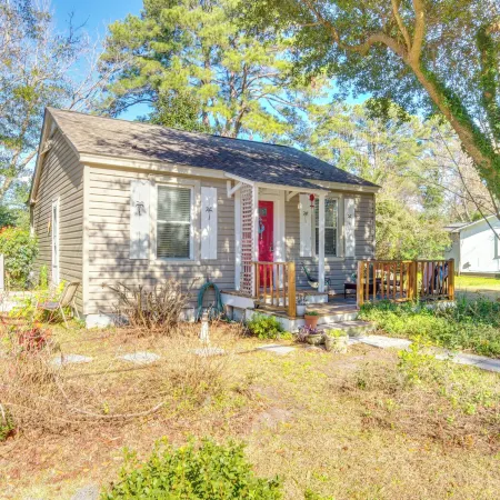 5 Mi to Downtown Beaufort: Pet-friendly Cottage!