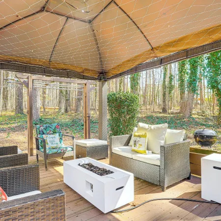 Private Hot Tub and Deck Family Gem in Alpharetta