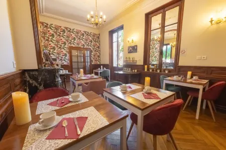 Hotel Sainte Anne - Apt Отели в г. Апт