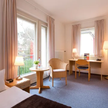 Hotel Morgenland Отели рядом с достопримечательностью «Лихтерфельде»