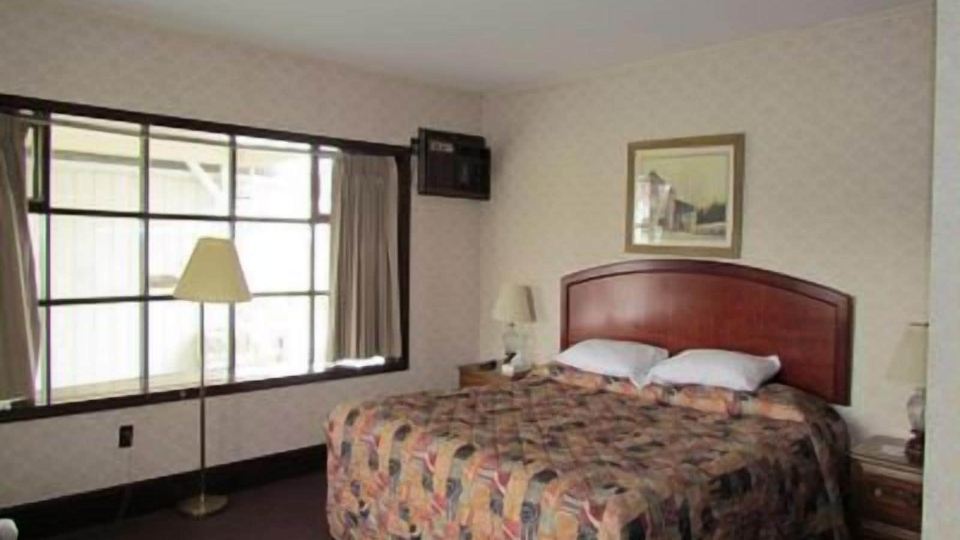 Cherry Lane Motor Inn