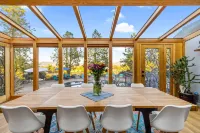 Private Pool & Large Deck: Modern Cotati Villa! - مسبح خاص