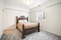 Hidden Treasure Retreat W/hot Tub & River Access 6 Bedroom Home