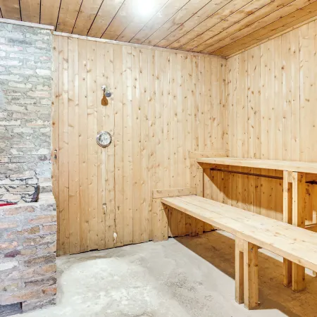 2 Ponds and Trail Access Peaceful Cabin in Calumet!