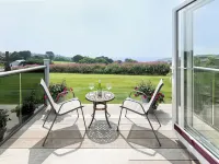 Greenside Studio - 2-Star