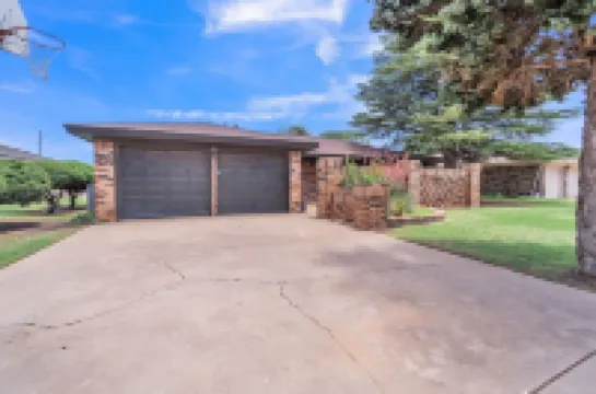 สเต็ดเฮาส์ ใกล้มหาวิทยาลัยทีทียูและข้อเสนอพิเศษสำหรับฤดูใบไม้ผลิ บาย เรดออนนิง - บ้าน 3 ห้องนอน 2 ห้องน้ำ