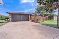 Stead House-3Bd/2ba, Ttu,  Fall Specials! 3 Bedroom Home by RedAwning